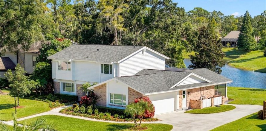 Villa ou maison à Tampa, Floride 5 chambres, 231.7 m2 № 2431057