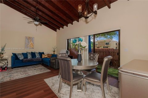 Townhouse in Miramar, Florida 3 bedrooms, 111.48 sq.m. № 1861751 - photo 8