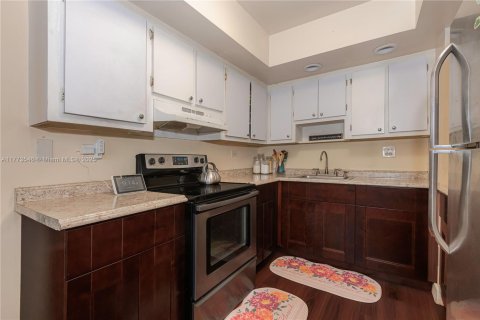 Townhouse in Miramar, Florida 3 bedrooms, 111.48 sq.m. № 1861751 - photo 13