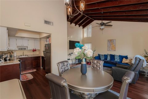 Townhouse in Miramar, Florida 3 bedrooms, 111.48 sq.m. № 1861751 - photo 6