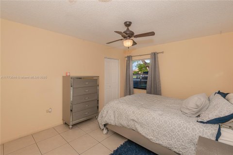 Townhouse in Miramar, Florida 3 bedrooms, 111.48 sq.m. № 1861751 - photo 23