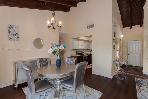 Townhouse in Miramar, Florida 3 bedrooms, 111.48 sq.m. № 1861751 - photo 9