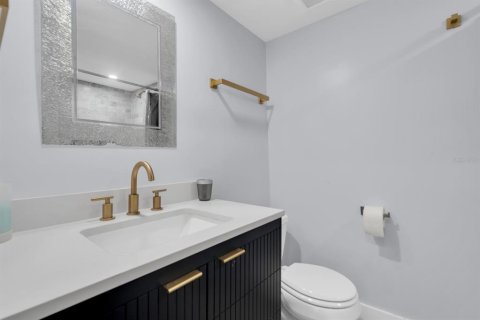 Condo in Saint Pete Beach, Florida, 2 bedrooms  № 2378043 - photo 17
