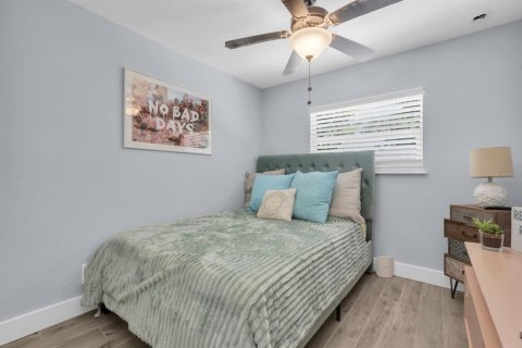 Condo in Saint Pete Beach, Florida, 2 bedrooms  № 2378043 - photo 19