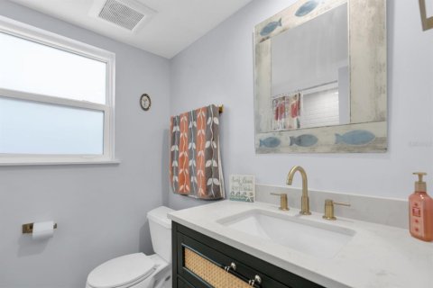 Condo in Saint Pete Beach, Florida, 2 bedrooms  № 2378043 - photo 21