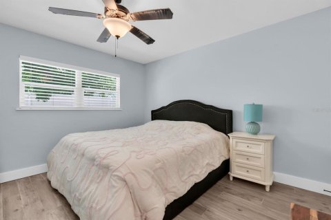 Condo in Saint Pete Beach, Florida, 2 bedrooms  № 2378043 - photo 14