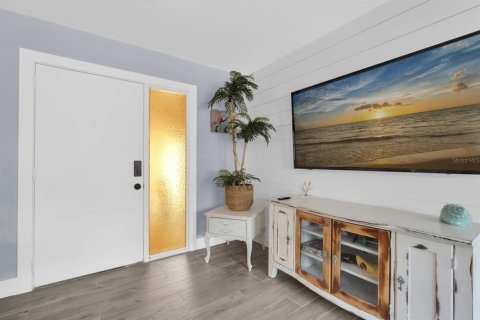 Condo in Saint Pete Beach, Florida, 2 bedrooms  № 2378043 - photo 3