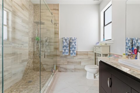 Villa ou maison à vendre à Miami, Floride: 5 chambres, 299.42 m2 № 1990884 - photo 25