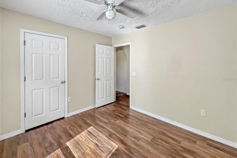 Villa ou maison à louer à Sanford, Floride: 4 chambres, 199 m2 № 2116065 - photo 11