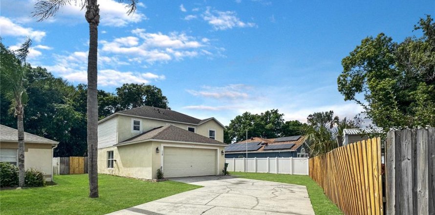 Villa ou maison à Sanford, Floride 4 chambres, 199 m2 № 2116065