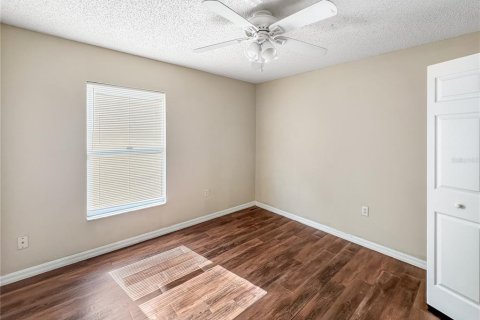 Villa ou maison à louer à Sanford, Floride: 4 chambres, 199 m2 № 2116065 - photo 12