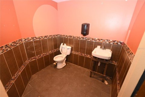 Immobilier commercial à vendre à Orlando, Floride: 396.97 m2 № 1901072 - photo 17