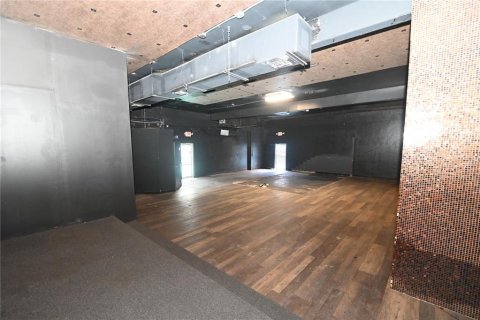 Immobilier commercial à vendre à Orlando, Floride: 396.97 m2 № 1901072 - photo 9