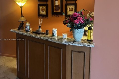 House in Pembroke Pines, Florida 4 bedrooms, 263.75 sq.m. № 2017892 - photo 12