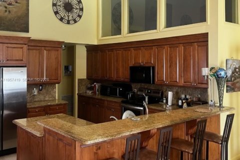 House in Pembroke Pines, Florida 4 bedrooms, 263.75 sq.m. № 2017892 - photo 7