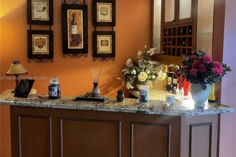 House in Pembroke Pines, Florida 4 bedrooms, 263.75 sq.m. № 2017892 - photo 13