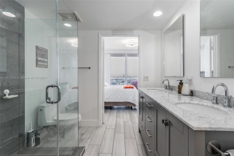 Copropriété à vendre à Miami, Floride: 2 chambres, 122.82 m2 № 1957570 - photo 29
