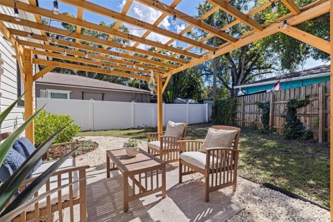House in Saint Petersburg, Florida 3 bedrooms, 109.25 sq.m. № 2418732 - photo 27