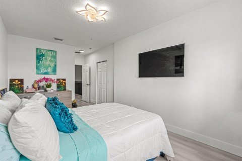 Townhouse in Lauderhill, Florida 3 bedrooms, 190.45 sq.m. № 2411349 - photo 23
