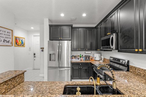 Townhouse in Lauderhill, Florida 3 bedrooms, 190.45 sq.m. № 2411349 - photo 11