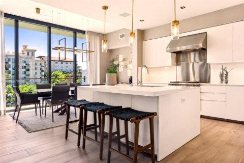 Condominio en Miami, Florida, 3 dormitorios  № 1994864