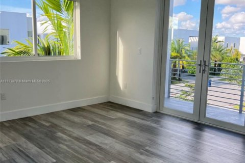 Villa ou maison à vendre à Doral, Floride: 5 chambres, 342.81 m2 № 2059933 - photo 19