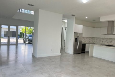 Villa ou maison à vendre à Doral, Floride: 5 chambres, 342.81 m2 № 2059933 - photo 5