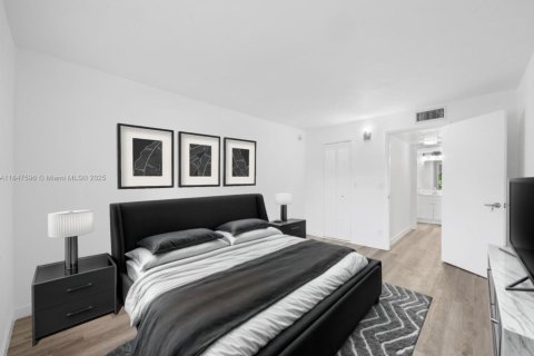 Condo in Sunrise, Florida, 1 bedroom  № 1847691 - photo 1