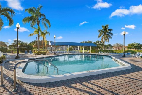 Condo in Sunrise, Florida, 1 bedroom  № 1847691 - photo 25