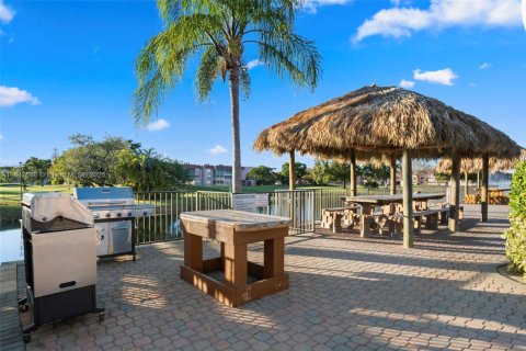 Condo in Sunrise, Florida, 1 bedroom  № 1847691 - photo 23