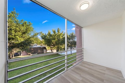 Condo in Sunrise, Florida, 1 bedroom  № 1847691 - photo 9