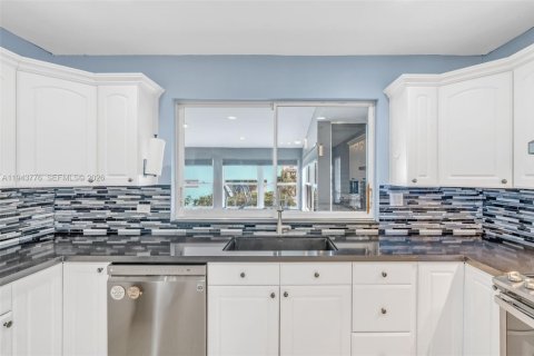 Casa en venta en Key Largo, Florida, 4 dormitorios, 212.1 m2 № 2000376 - foto 20