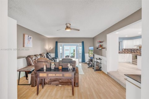 Casa en venta en Key Largo, Florida, 4 dormitorios, 212.1 m2 № 2000376 - foto 11