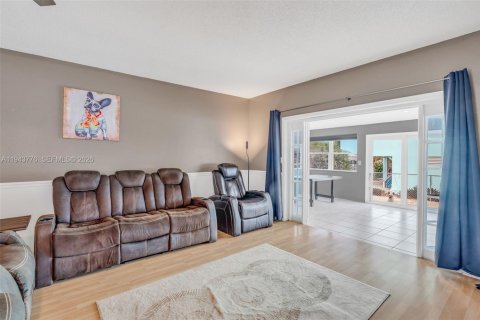 Casa en venta en Key Largo, Florida, 4 dormitorios, 212.1 m2 № 2000376 - foto 14