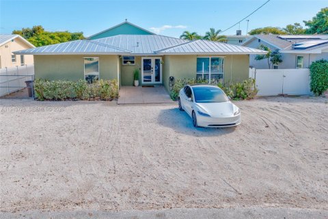 Casa en venta en Key Largo, Florida, 4 dormitorios, 212.1 m2 № 2000376 - foto 8