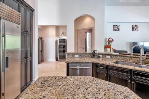 Villa ou maison à louer à Boca Raton, Floride: 5 chambres, 413.23 m2 № 1977475 - photo 17