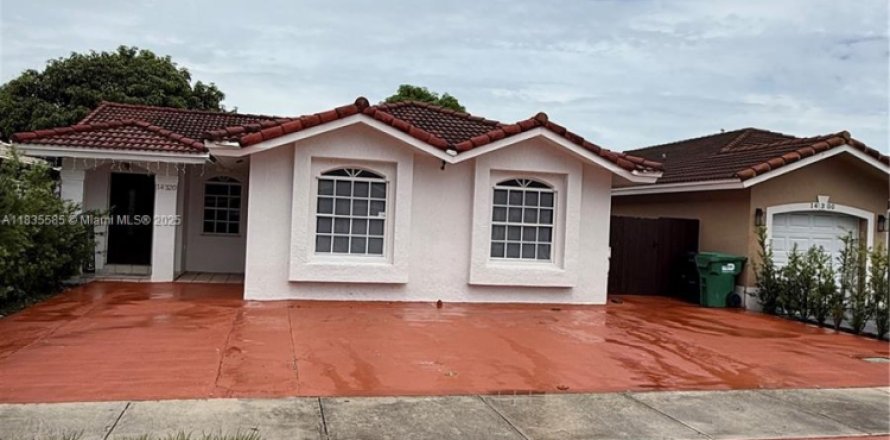 Immobilier commercial à Miami, Floride 1 chambre, 159.7 m2 № 1819743
