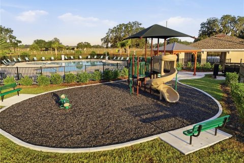 Townhouse in Haines City, Florida 4 bedrooms, 173.36 sq.m. № 2149288 - photo 27
