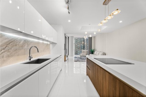 Condo in Miami, Florida, 3 bedrooms  № 1974644 - photo 10