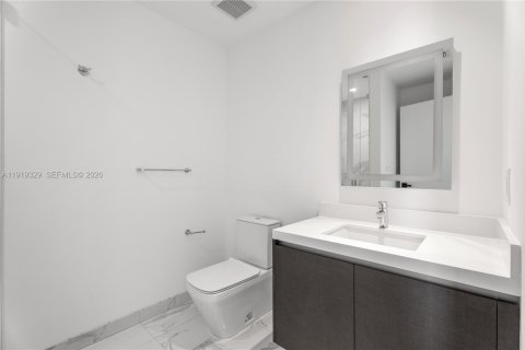 Condo in Miami, Florida, 3 bedrooms  № 1974644 - photo 26
