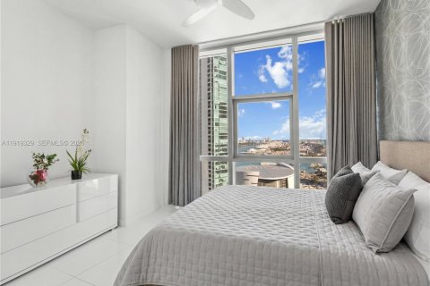 Condo in Miami, Florida, 3 bedrooms  № 1974644 - photo 11