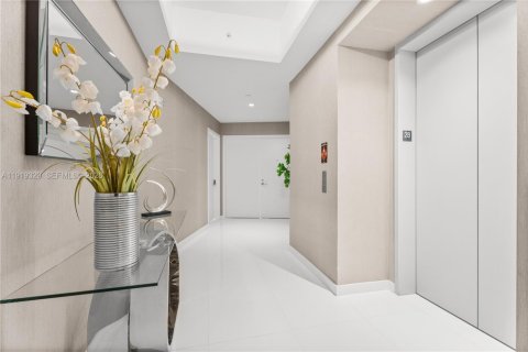 Condo in Miami, Florida, 3 bedrooms  № 1974644 - photo 24