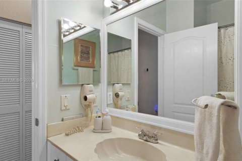 Villa ou maison à vendre à Doral, Floride: 4 chambres, 227.8 m2 № 2033587 - photo 29