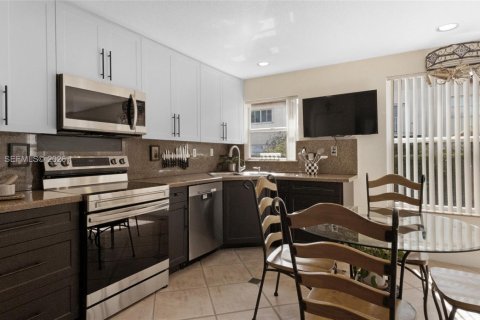 Villa ou maison à vendre à Doral, Floride: 4 chambres, 227.8 m2 № 2033587 - photo 8