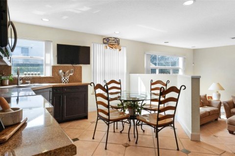 Villa ou maison à vendre à Doral, Floride: 4 chambres, 227.8 m2 № 2033587 - photo 19