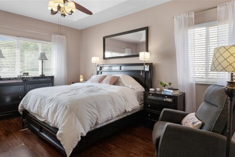 Villa ou maison à vendre à Doral, Floride: 4 chambres, 227.8 m2 № 2033587 - photo 10