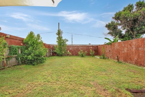 House in Orlando, Florida 3 bedrooms, 105.91 sq.m. № 2421985 - photo 23