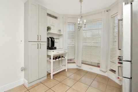 House in Orlando, Florida 3 bedrooms, 105.91 sq.m. № 2421985 - photo 11