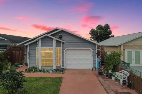 House in Orlando, Florida 3 bedrooms, 105.91 sq.m. № 2421985 - photo 2
