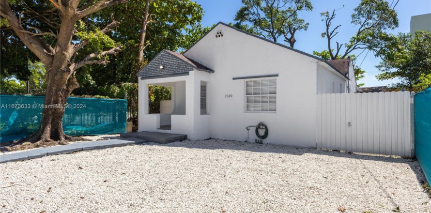 Villa ou maison à Miami, Floride 2 chambres, 109.44 m2 № 2023135